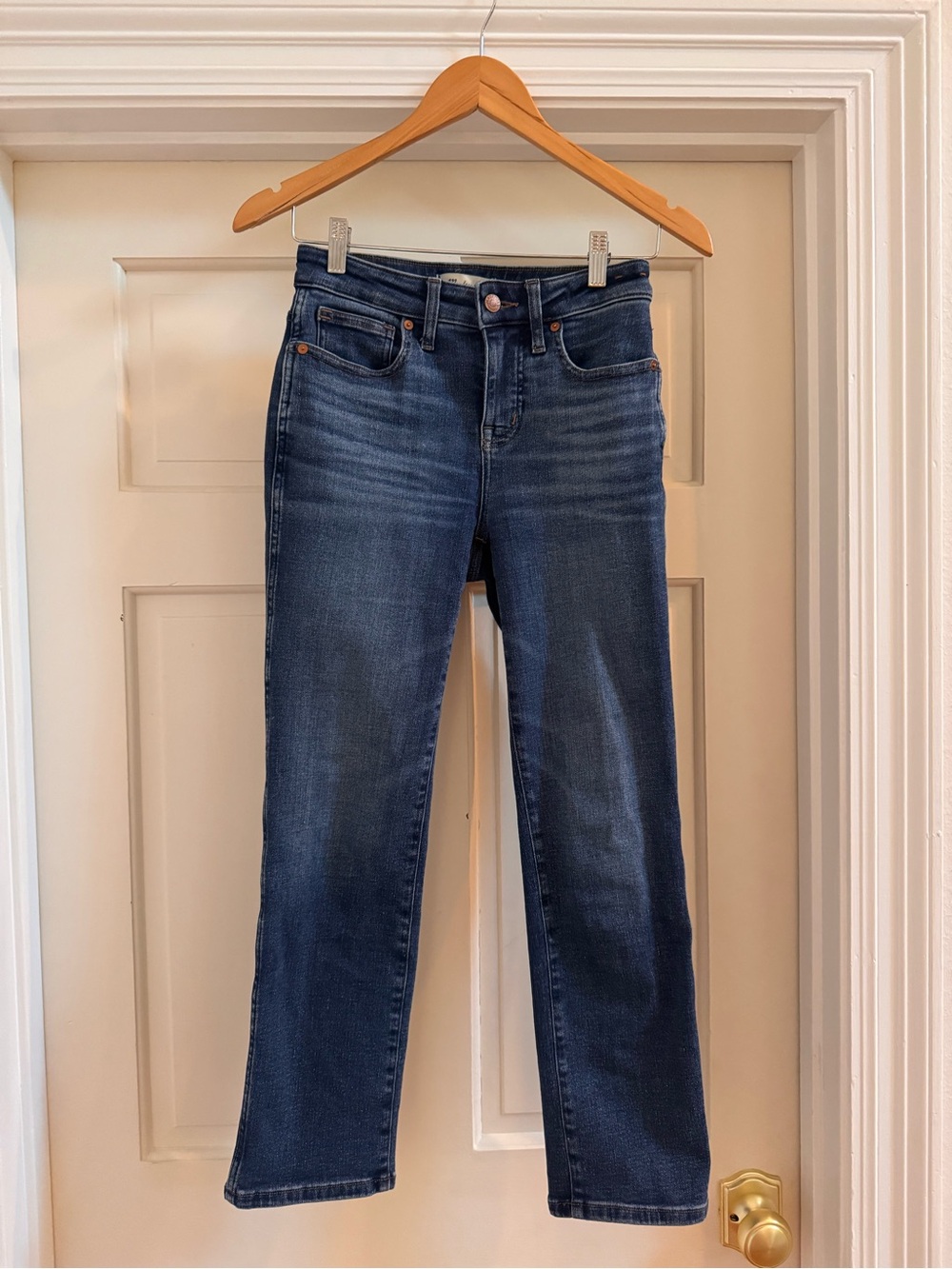 Madewell Curvy Stovepipe Jeans in a dark blue wash, size 25 petite.